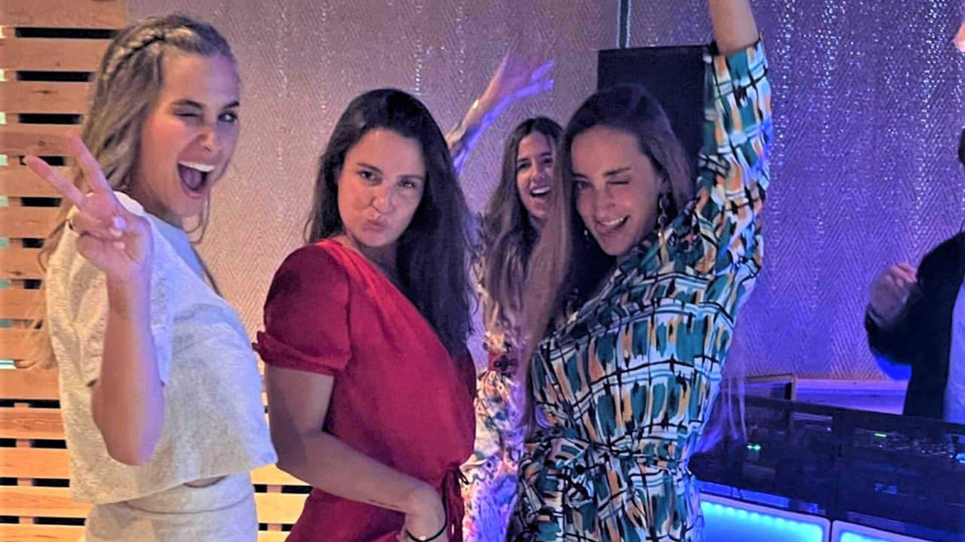 ¡Jorge Bárcenas pinchando, y mucho baile! Así fue la celebración de María Pombo y su familia