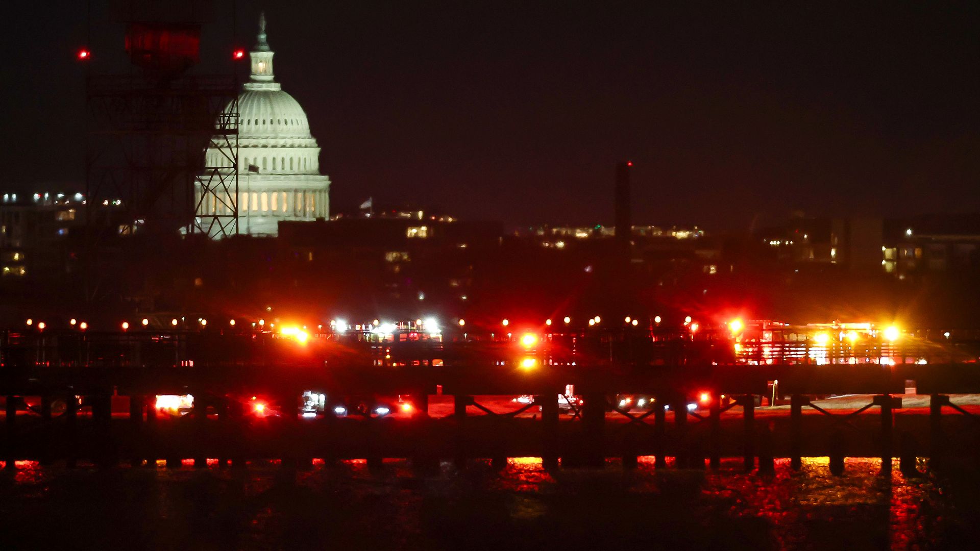 Trágico accidente aéreo en Washington: un avión con 64 personas choca con un helicóptero militar