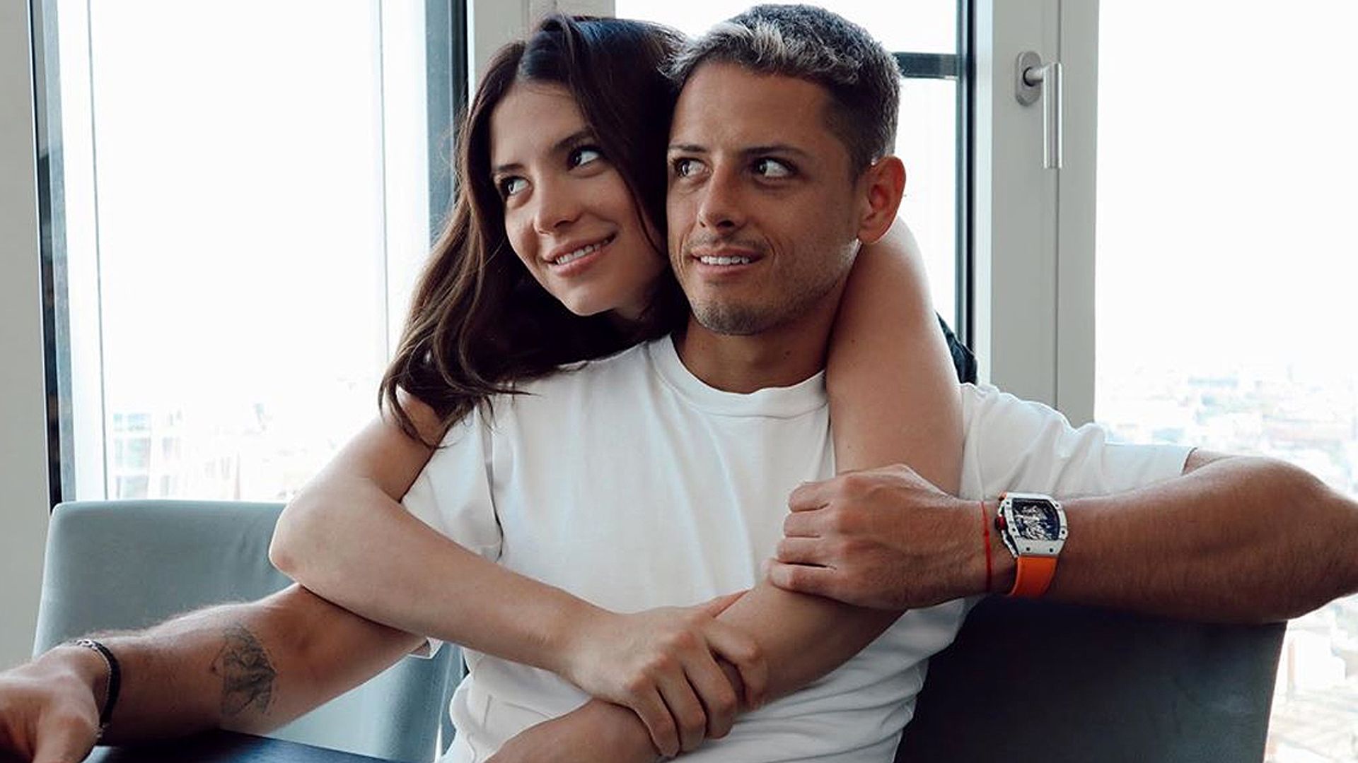 Chicharito vuelve a jugar en España convertido en padre de familia