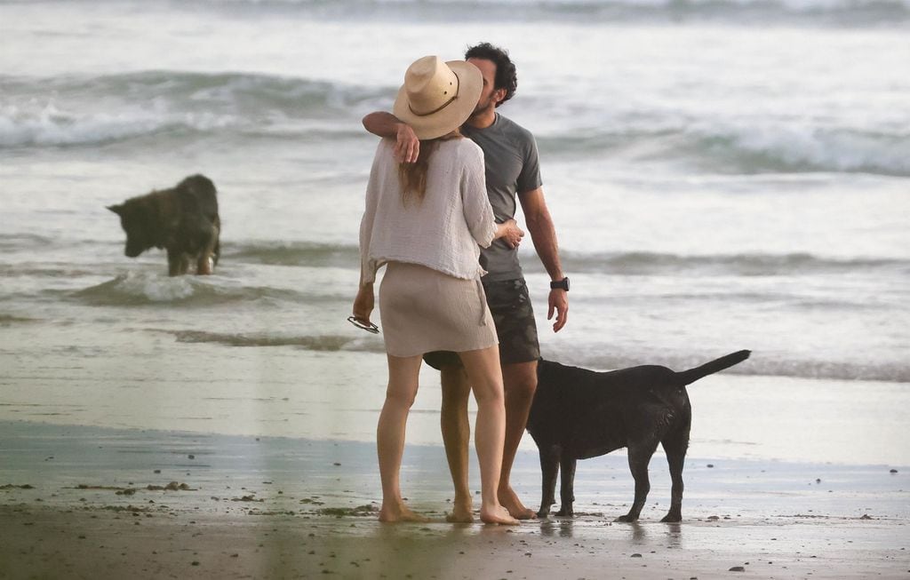 Gisele y su novio Joaquim Valente disfrutaron de un romántico paseo en una playas de Costa Rica.