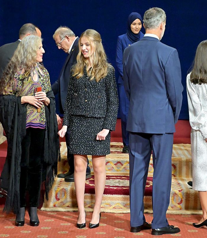 El encuentro de los Reyes y sus hijas con los ganadores de los Premios Princesa de Asturias 2022