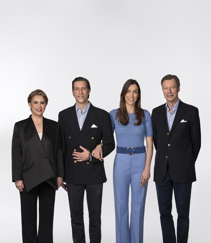 Luis de Luxemburgo y Scarlett-Lauren Sirgue con los grandes duques Enrique y María Teresa