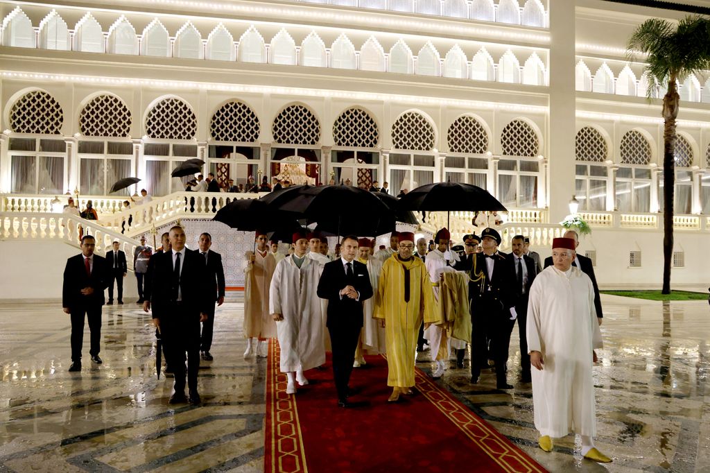 Mohamed VI, Emmanuel Macron,  Moulay Hassan en una cena de Estado el 29 de octubre de 2024