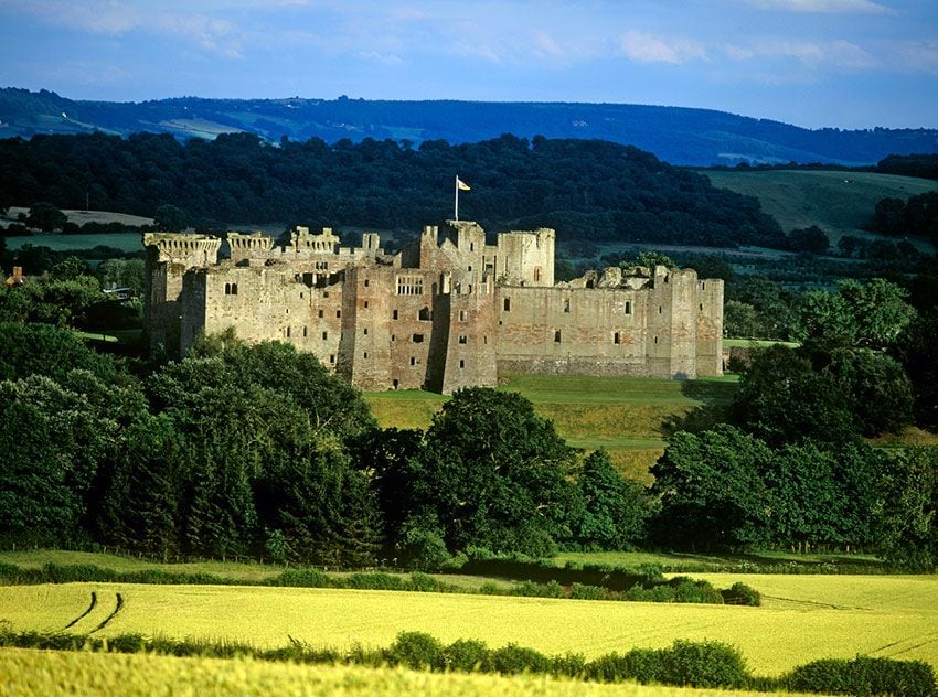 Raglan Castle gales