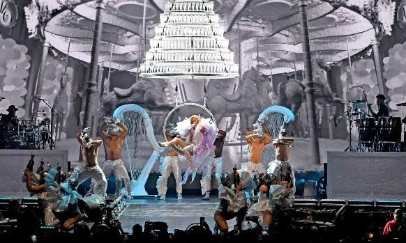 jlo debut tour