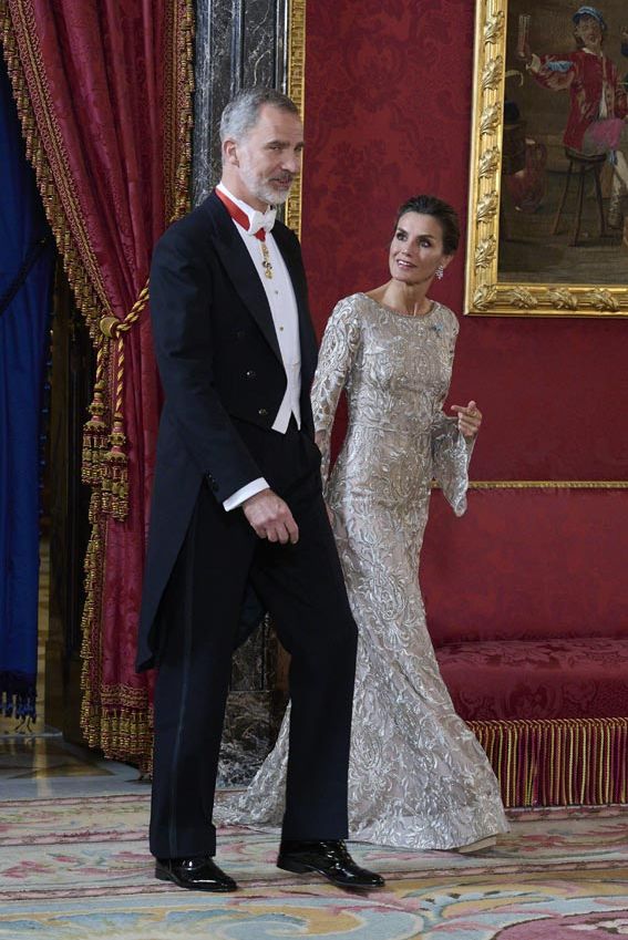 Los reyes Felipe y Letizia en la cena de gala en honor al emir de Catar y a su primera esposa