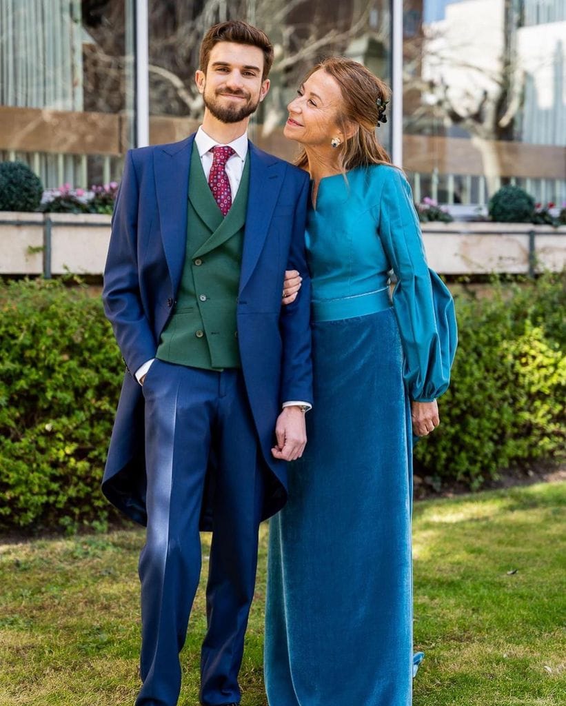 Peinados de boda para madrinas