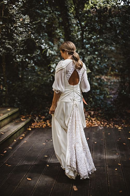 Una boda de invierno con un look de novia romántico