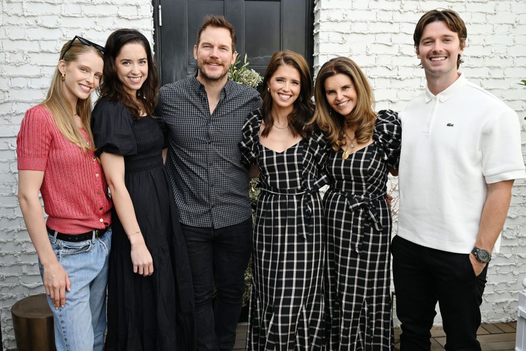 Abby Champion, Christina Schwarzenegger, Chris Pratt, esposo de Katherine Schwarzenegger, Maria Shriver y Patrick Schwarzenegger