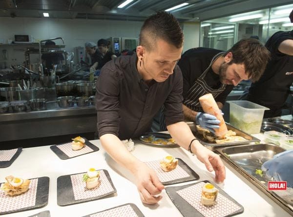 A lo largo de cuatro programas, se mostrará el trabajo en las cocinas de Diverxo, restaurante de David Muñoz en Madrid. Foto: Carlos Serrano (Mediaset España)
