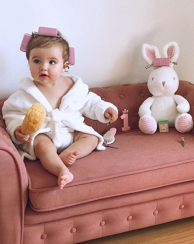 Adriana Abenia felicita a su hija en su primer cumpleaños con esta foto tan simpática