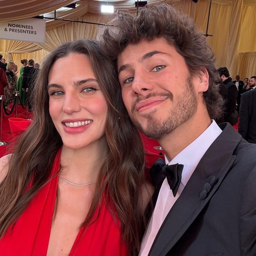 Juanpa Zurita y Macarena Achaga en los Oscar 2024