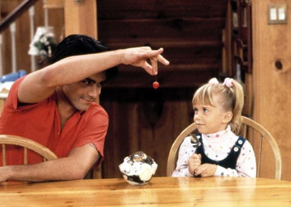 El actor, que daba vida al ligón tío Jesse en la popular serie que se emitió entre 1987 y 1995, será ahora también productor de este spin-off que llevará por título Fuller House y que se centrará en cómo es ahora la vida de la hija mayor de la familia Tanner, D.J. (papel interpretado por Candace Cameron) y su mejor amiga, Kimmy (Andrea Barber).
