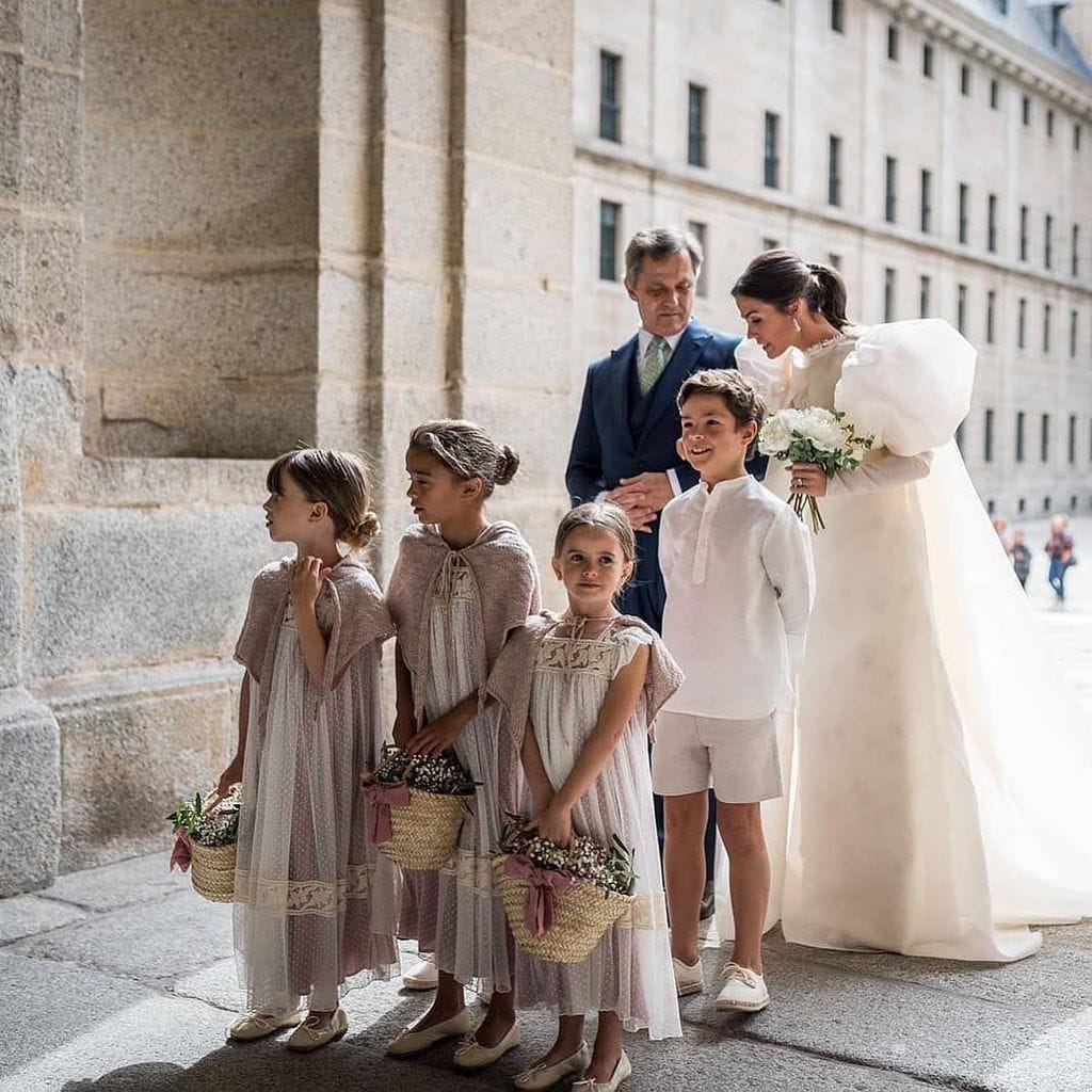 Niños de arras bodas de invierno pajes y damitas