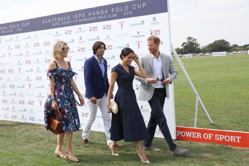 Duques de Sussex con Nacho Figueras y su esposa