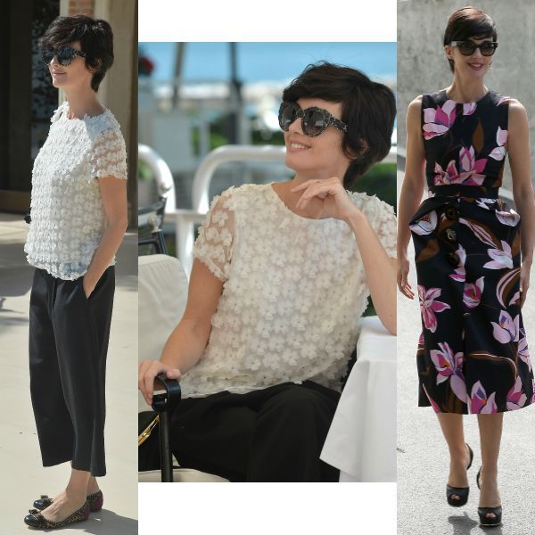 Aunque la Mostra aún se prolongará hasta el próximo 12 de septiembre, dándonos más oportunidades para ver de cerca el neo chic de Paz Vega, la actriz nos ha dejado ya un buen número de looks impecables, minimalistas y femeninos, como este pantalón cropped con top en color hueso de flores, y bailarinasVarina, de Salvatore Ferragamo, con estampado de leopardo y el clásico lazo de la firma coronando la puntera (785,59 €).
