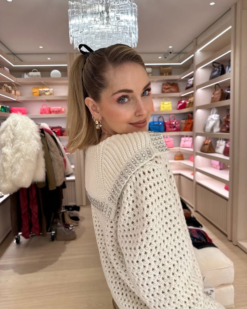 Chiara Ferragni con coleta pin up con lazo