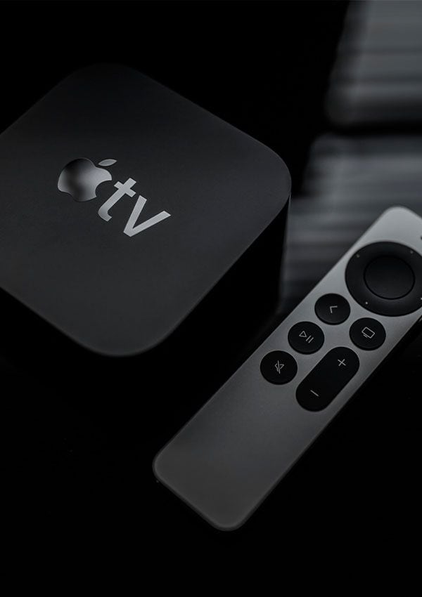 Un Apple TV con su mando