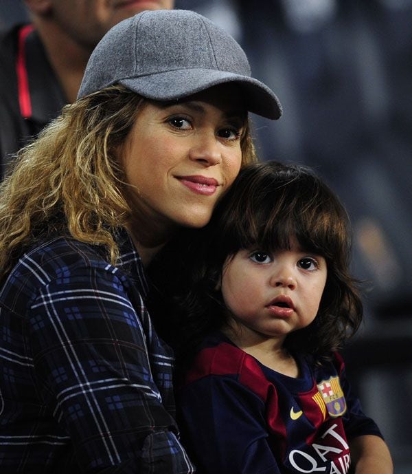 Es frecuente ver al pequeño en el campo animando a su padre durante los partidos del Barça 