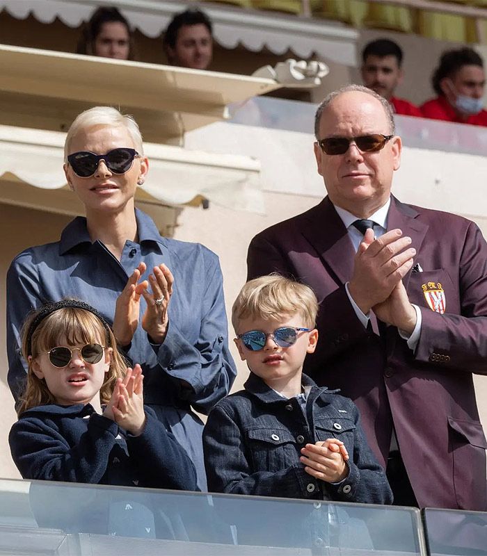 Charlene de Mónaco y su familia