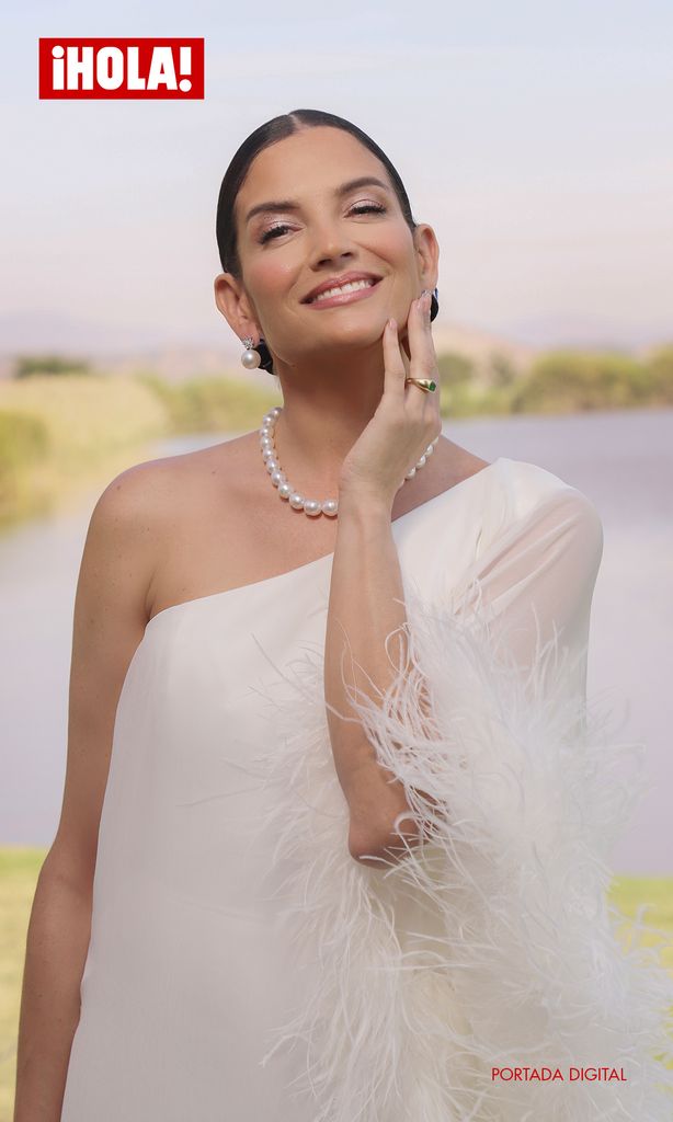 Foto: Rafael Pulido | Vestuario Natalia Jiménez, Arnold Hemkes y Alessandra: hechos a la medida por Benito Santos | Maquillaje: Dan Avilán | Peinado: Carlos Arriola | Joyas: Renata Larios | Wedding Planer: Eder Hernández 