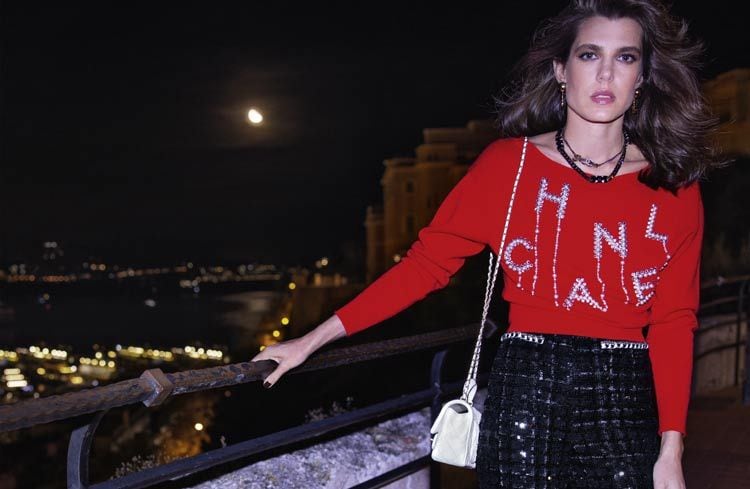 Carlota Casiraghi posando para Chanel