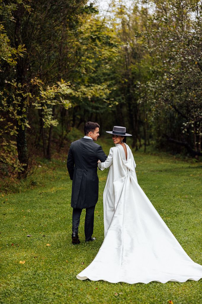 Vestido de novia tipo túnica From Lista With Love