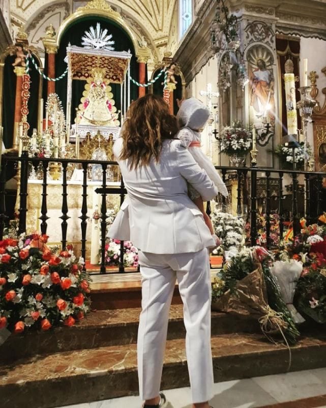 Toñi Moreno en el bautizo de su hija