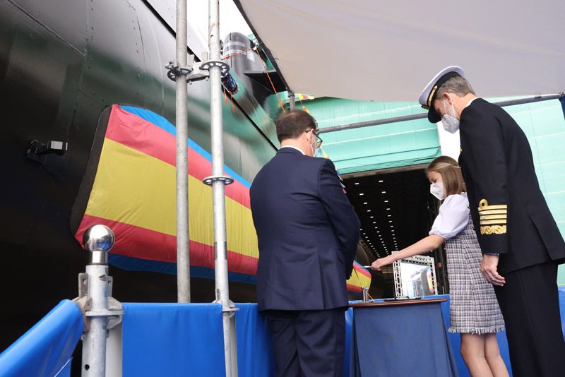 La princesa Leonor con el submarino Isaac Peral