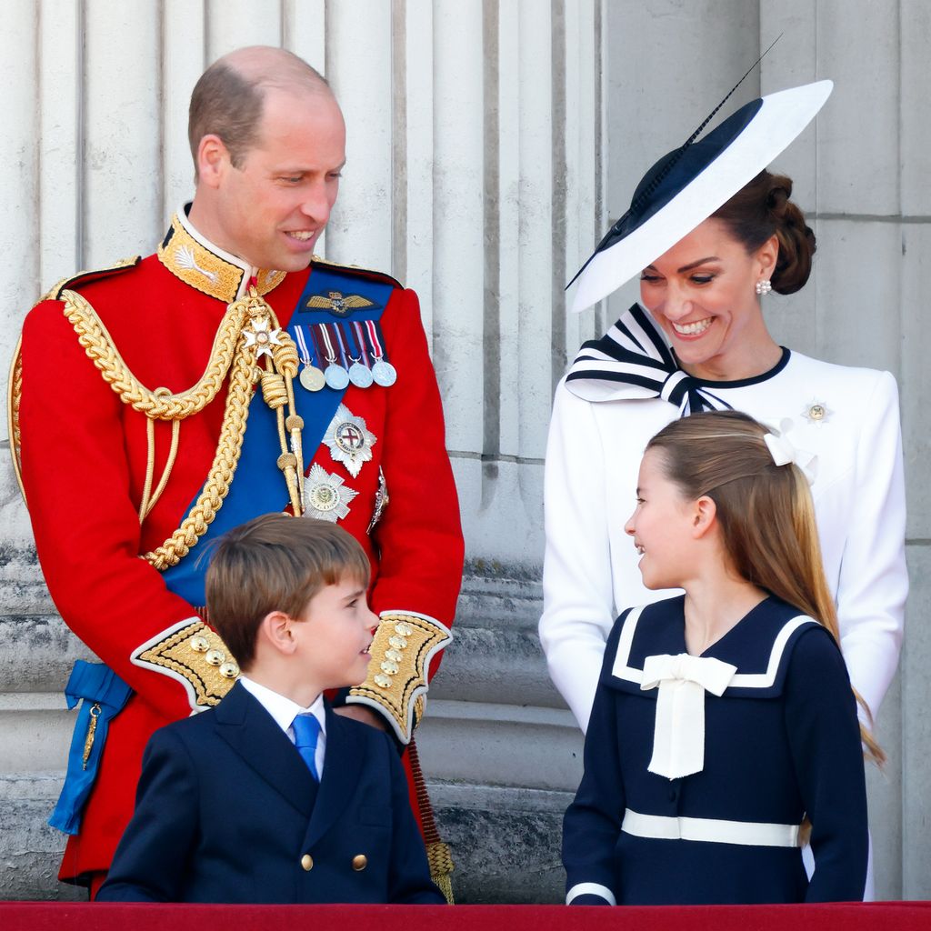 Los duques de Cambridge con sus hijos