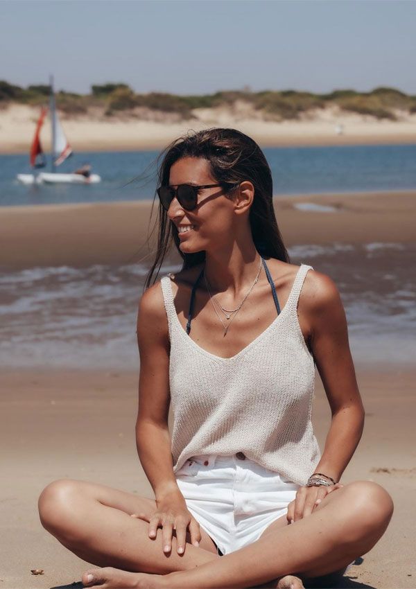 Ana Boyer y sus trucos para vestir de blanco en verano