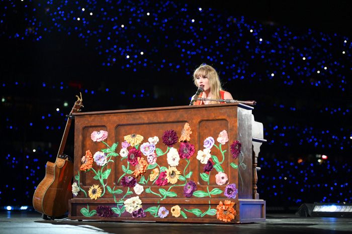 Taylor Swift al piano