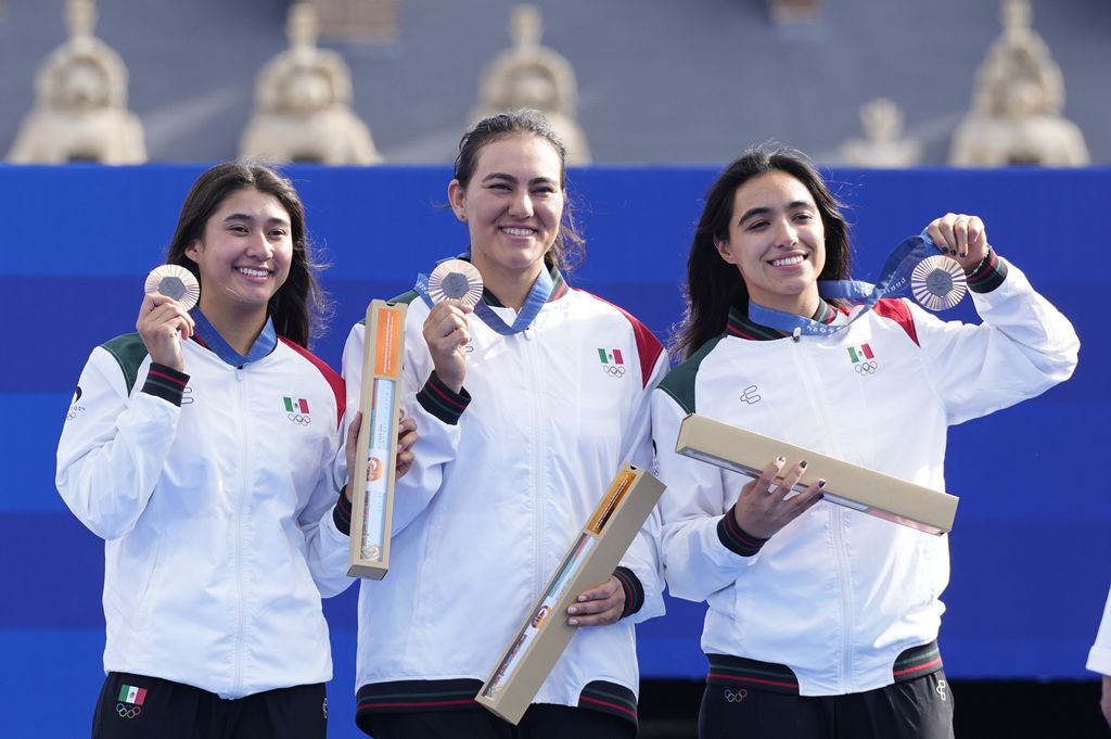 El equipo femenil de tiro con arco consiguió la primera medalla para México