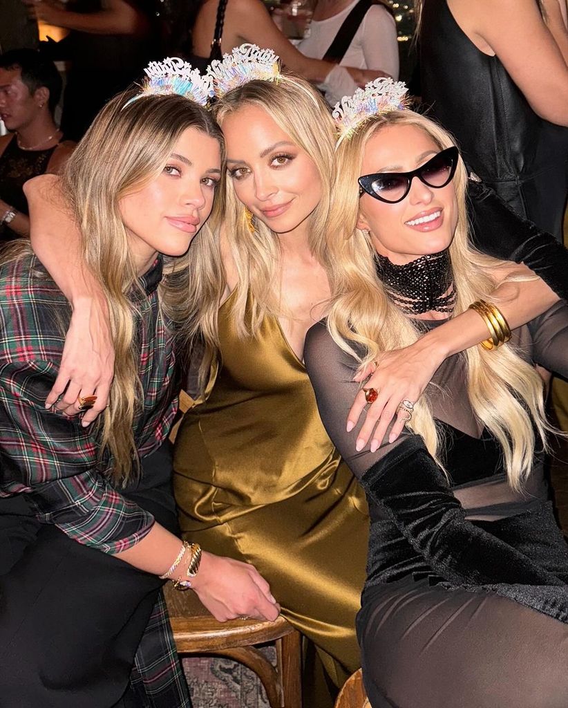 Paris Hilton en el 43 cumpleaños de Nicole Richie