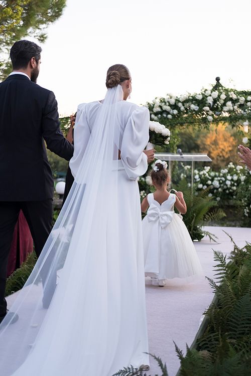 Vestido de novia con mangas abullonadas