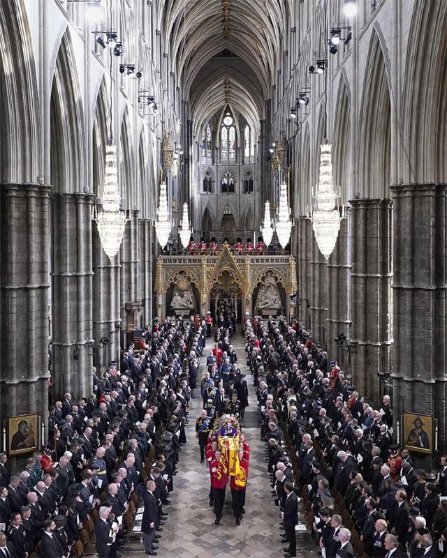 Imagen del interior del funeral de Isabel II 