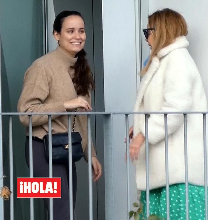 Carolina y Ana Obregón, inseparables de Aless Lequio en Barcelona