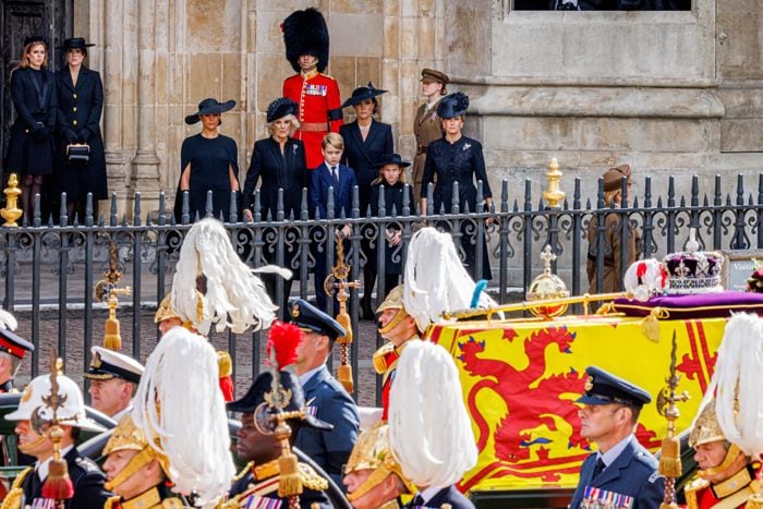 Carlos III guardará luto siete días más