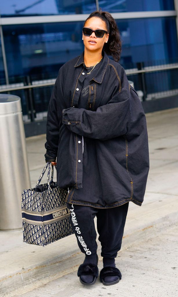 rihanna en el aeropuerto jfk de nueva york