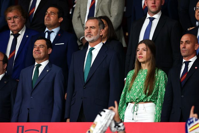 Suena el himno nacional en la final de Copa