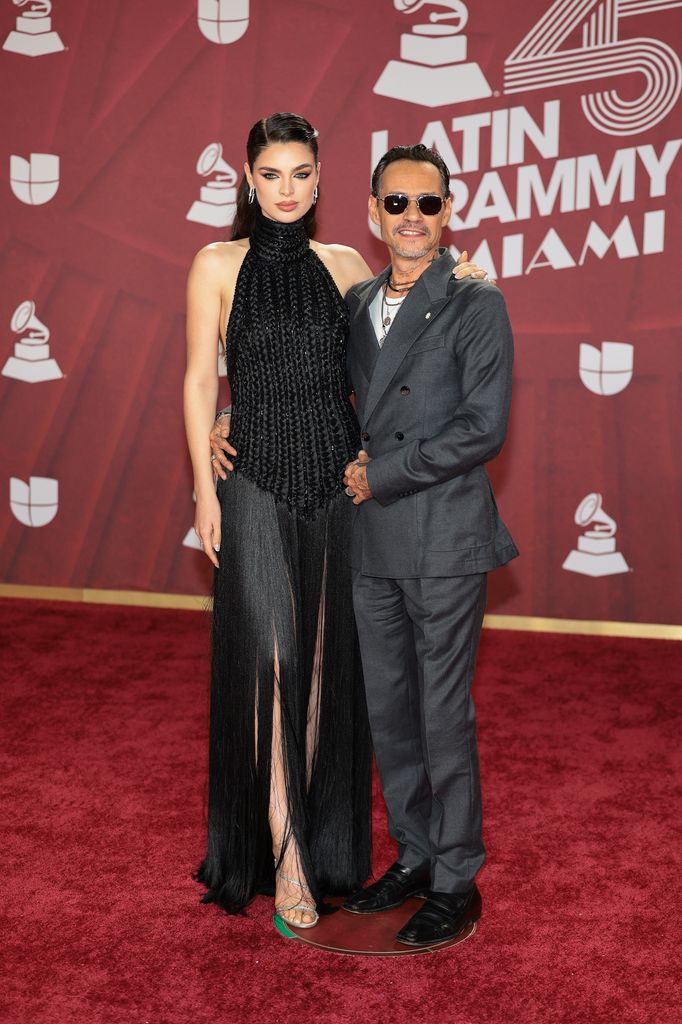 Marc Anthony y Nadia Ferreira en la alfombra roja de los Latin Grammy