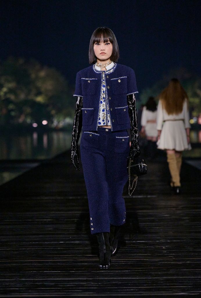 Desfile de CHANEL 2024/25 Métiers d’art en Hangzhou, China