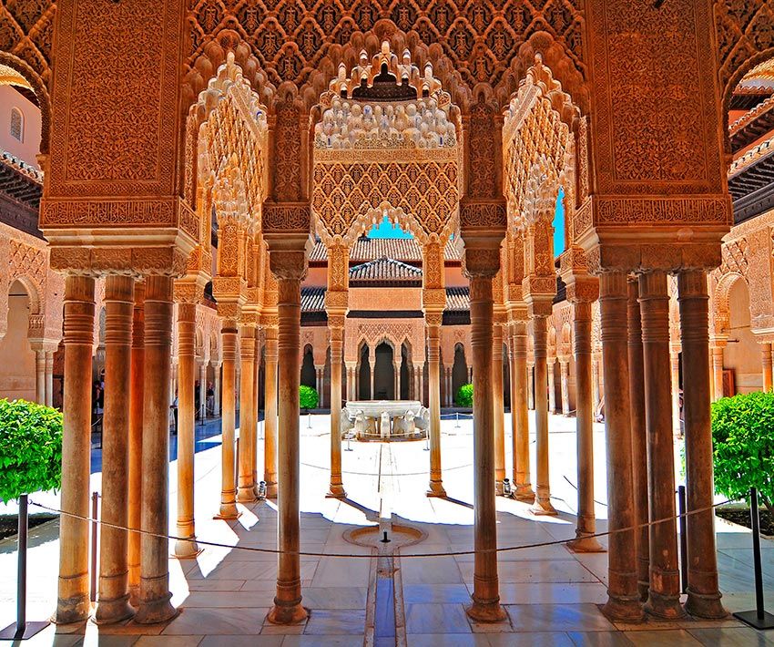 alhambra patio leones