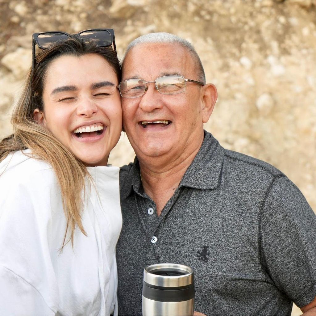 Clarissa y su papá. Domingo Molina