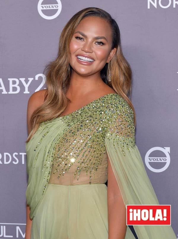 Chrissy Teigen se opera el pecho