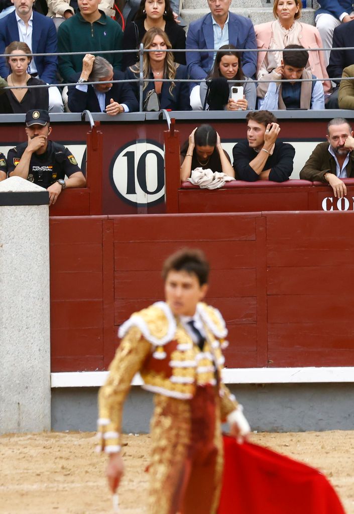 Andrés Roca Rey torea ante la atenta mirada de Victoria Federica de Marichalar, a 6 de octubre de 2024, en Madrid 