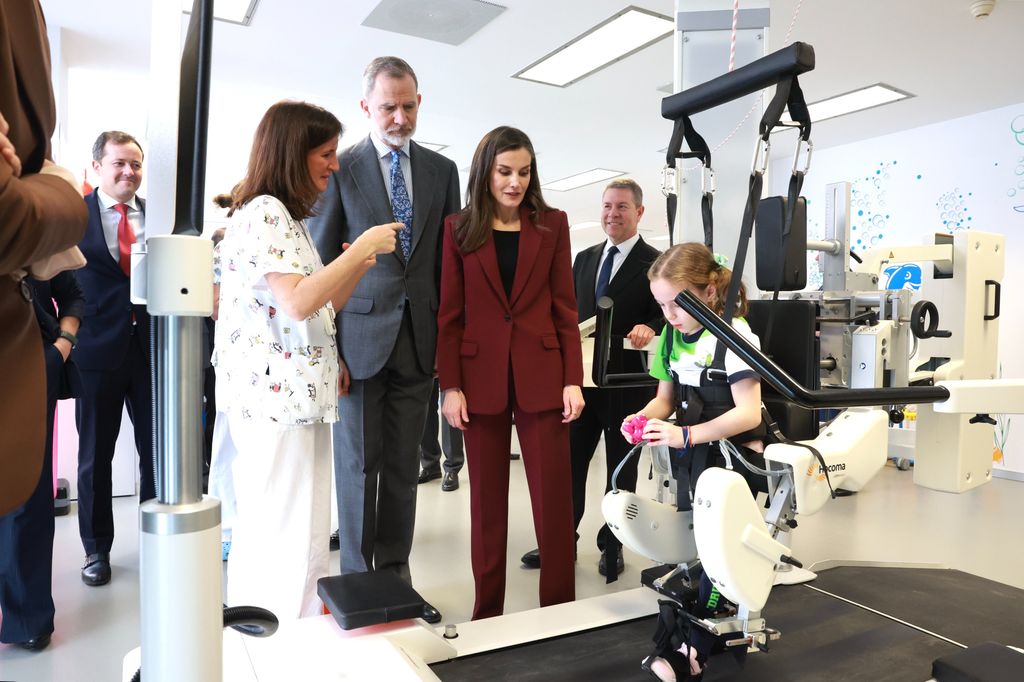 Los reyes Felipe y Letizia en el Hospital de Parapléjicos de Toledo 