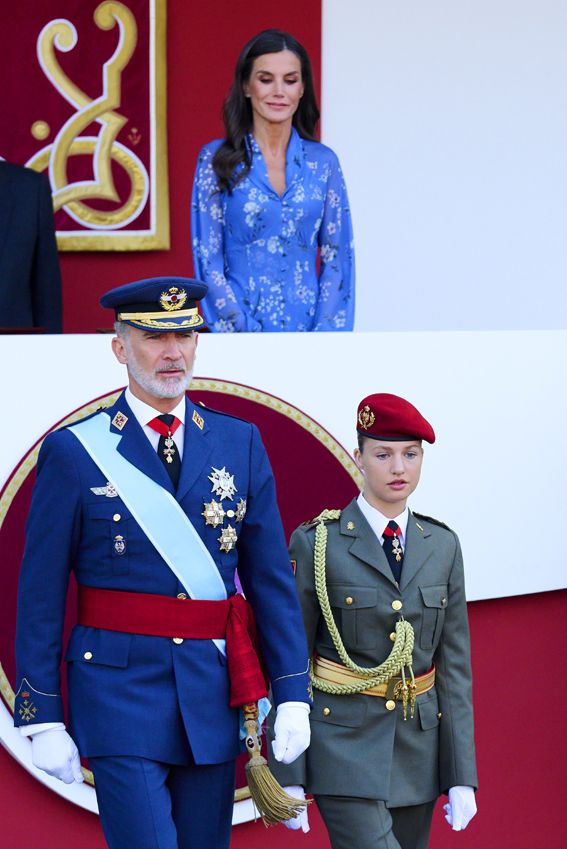 Los Reyes con Leonor en el desfile militar