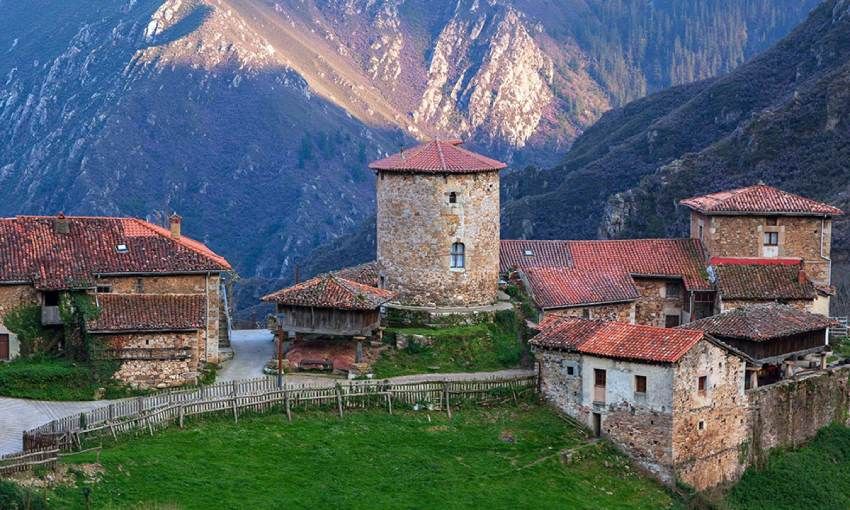 aldea-medieval-de-bandujo-proaza