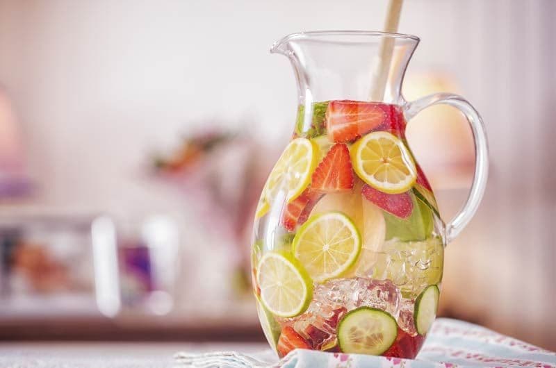 jarra agua frutas